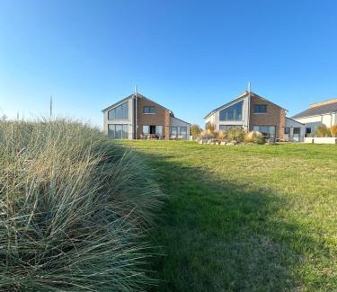 Lobnitz House | Ferienresort - idyllisches Ferienhaus mit Privatstrand und Sauna in der Nähe von Leipzig #HausMaja