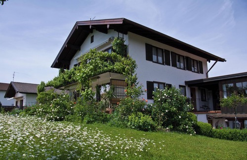 Breitbrunn a. Chiemsee Apartment | Ferienwohnung 2 für 2-5 Personen im OG, 70 qm, 2 Schlafzimmer, 1 Wohnküche mit Südbalkon