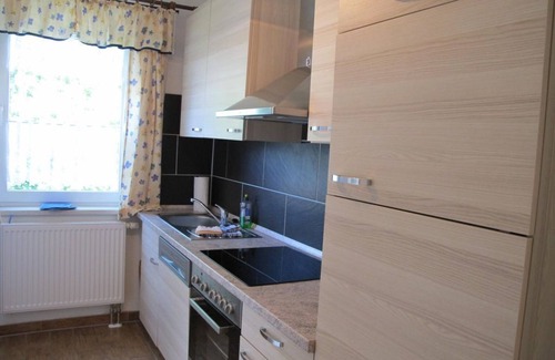Reinhardtsdorf-Schoena Apartment | Ferienwohnung "rübezahlstiege", 2 Schlafräume - Ferienhaus Kaiserkrone
