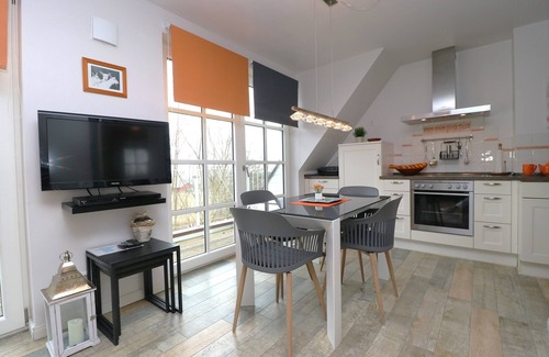 Althagen Apartment | Ferienwohnung mit Boddenblick und 2 Balkonen, Direkt am Ahrenshooper Hafen