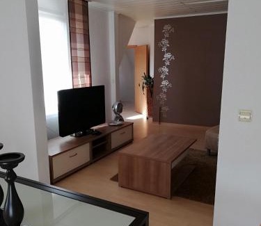 Hoehr-Grenzhausen Apartment | Ferienwohnung am Töpferplatz