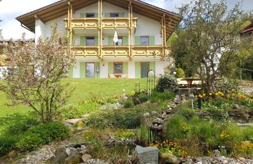 Achslach Apartment | Ferienwohnung Am Kirchberg