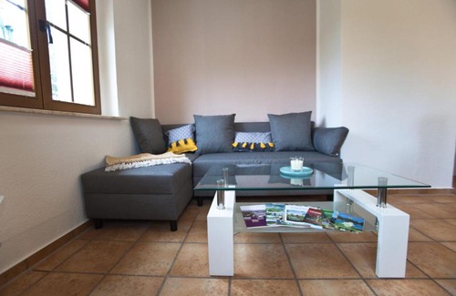 Apfelstadtaue Apartment | Ferienwohnung am Schwimmbachtal