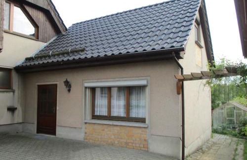 Neusalza-Spremberg Apartment | Ferienwohnung am See-Neu mit Balkon