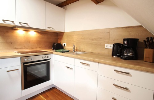 Ochsenfurt Apartment | Ferienwohnung am Wasserschloss 1-3