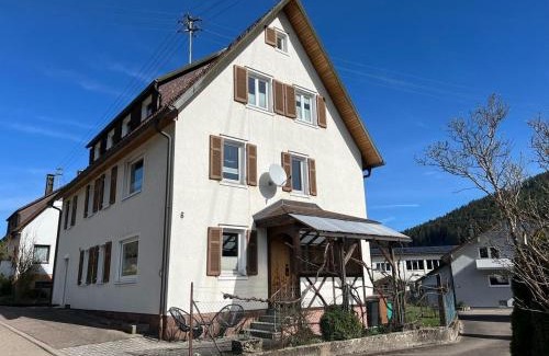 Klosterreichenbach Apartment | Ferienwohnung Am Wiesenrain