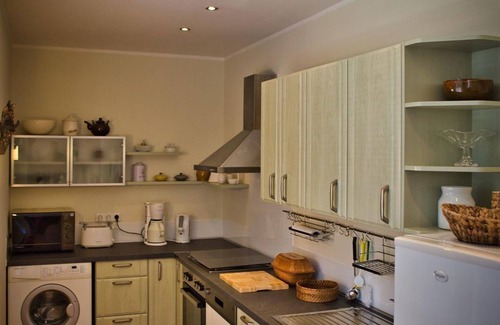 Plauen Apartment | Ferienwohnung August - Fewo, Dusche, WC, 1 Schlafraum