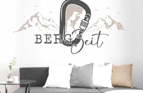 Glarus Sued House | Ferienwohnung Bergzyt oder das Bed and Breakfast - Älplersuite mit eigenem Bad und Terrasse