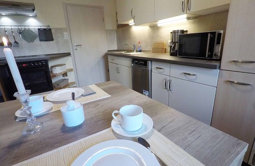 Kirchenlamitz Apartment | Ferienwohnung Blütentraum