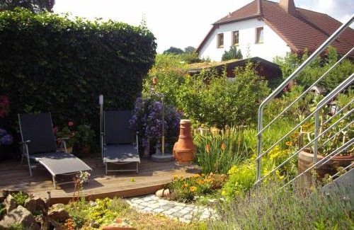 Kirchenlamitz Apartment | Ferienwohnung Blütentraum