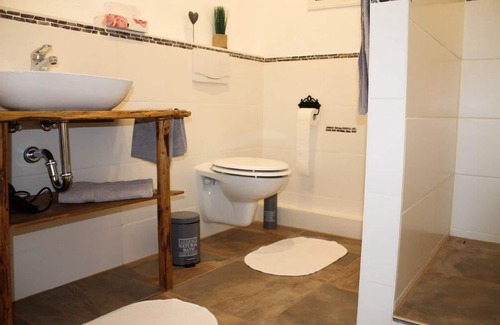 Rosenfeld Apartment | Ferienwohnung Burgzimmer, 60qm, 2 Schlafzimmer, max. 4 Personen