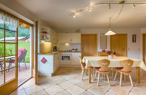 Schwarzenbach Apartment | Ferienwohnung Nr.2, Typ C, 70qm, 2 Schlafzimmer, max. 4 Personen, behindertengerecht