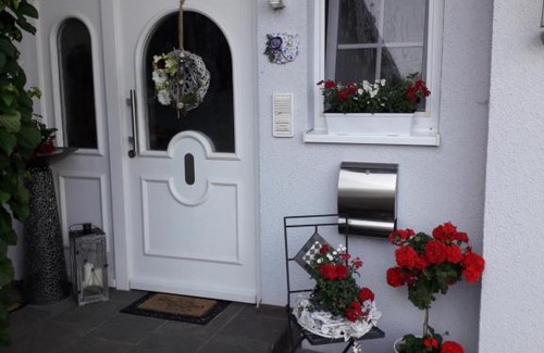 Unterschneidheim Apartment | Ferienwohnung Gogelhopf