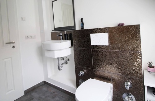 Steinheim Apartment | Ferienwohnung Hanau Hu03, 75qm, 1 Schlafzimmer, 1 Wohn-/ Schlafzimmer, Max. 5 Personen