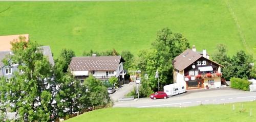 Wildhaus Apartment | Ferienwohnung Haus am Bach in Toggenburg
