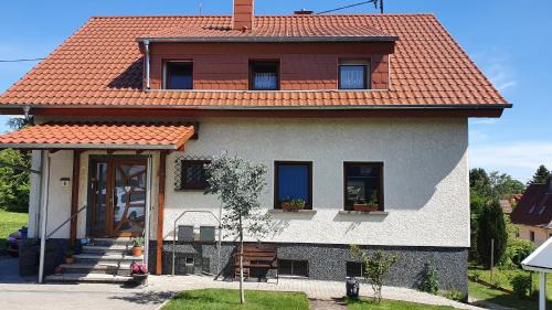 Neunkirchen Apartment | Ferienwohnung Haus Ella