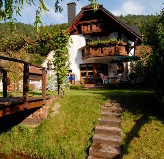 Erfweiler Apartment | Ferienwohnung Haus Winterberg