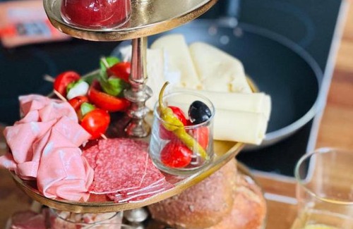 Kleinblittersdorf Apartment | Ferienwohnung Honeymoon Deluxe Wellness mit Sauna auf Schloss Falkenhorst