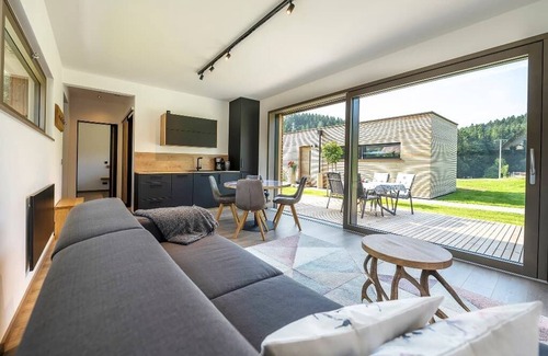 Georgenberg Apartment | Ferienwohnung mit Barrierefreier Dusche und Terrasse zum Relaxen
