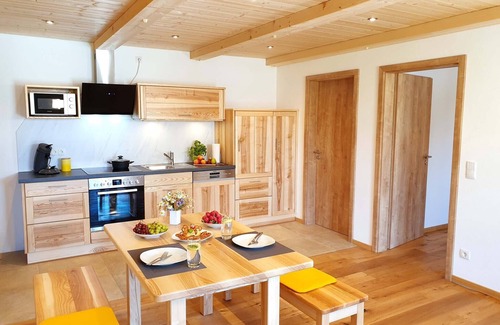 Soechtenau Apartment | Ferienwohnung Morgensonne, 60 qm Obergeschoss, Separates Schlafzimmer