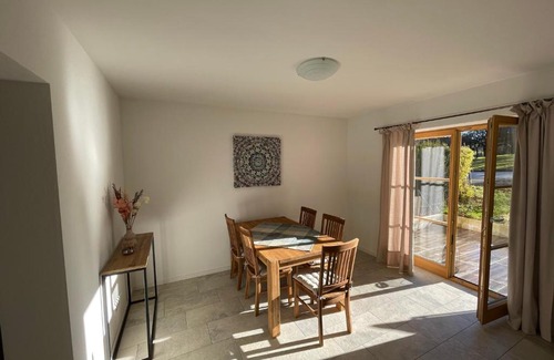 Irschenberg Apartment | Ferienwohnung Obstgarten