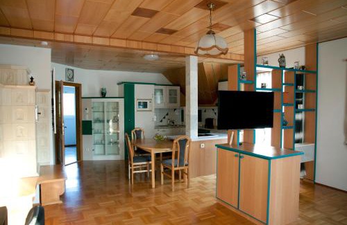 Oberhaag Apartment | Ferienwohnung Peklar