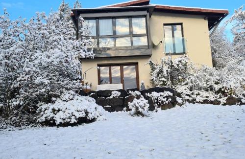 Fladungen Apartment | Ferienwohnung Rhönchalet und TBund