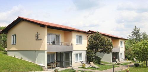 Fladungen Apartment | Ferienwohnung Rhönchalet und TBund