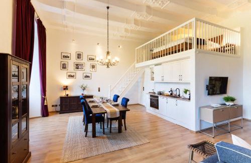 Oberhundem Apartment | Ferienwohnung Saalstube - Schloss Adolphsburg