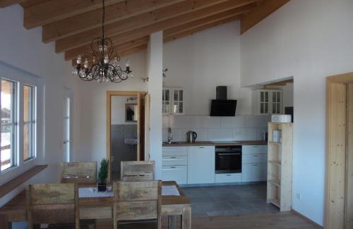 Bolsterlang Apartment | Ferienwohnung Streuobstwiese
