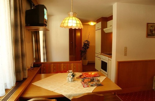 Jerzens Apartment | Ferienwohnung Taubenschlag - Landhaus Raich