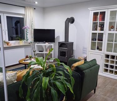 Hinterweidenthal Apartment | Ferienwohnung Unterm Rappenfels
