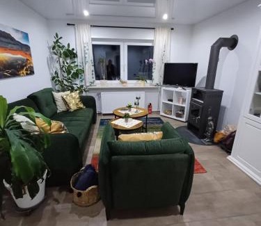 Hinterweidenthal Apartment | Ferienwohnung Unterm Rappenfels
