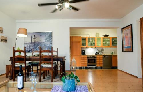 Trachenberge Apartment | Ferienwohnung Weintraube