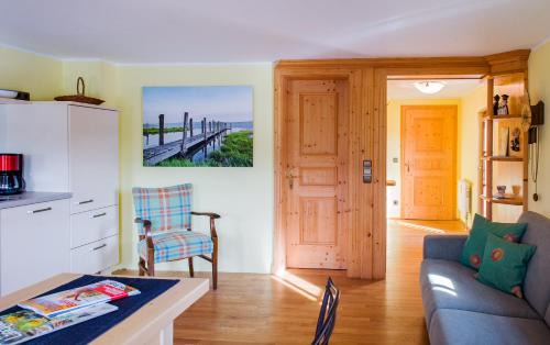 Niederrathen House | Ferienwohnungen Alte Destillerie Rathen