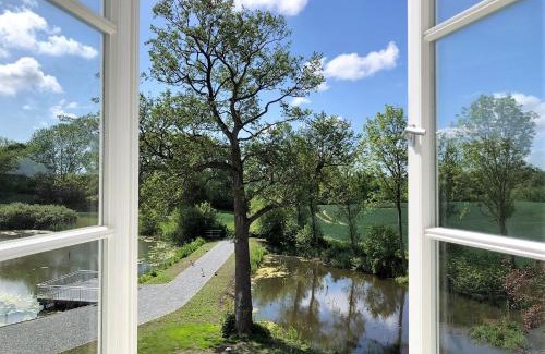 Steinberg House | Ferienwohnungen Herrenhaus Gut Oestergaard