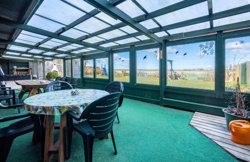 Hillgroven Apartment | Ferienwohnungen Hof Am Deich
