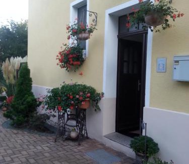 Boehlen House | Ferienzimmer Familie Schmidt