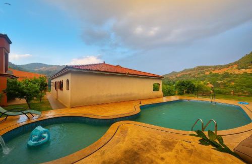 Mouha ou Hammou Zayani Villa | Ferme avec piscine et vue panoramique