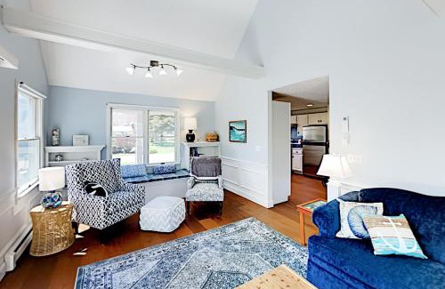 Falmouth Heights House | Ferry Harbor Cottage