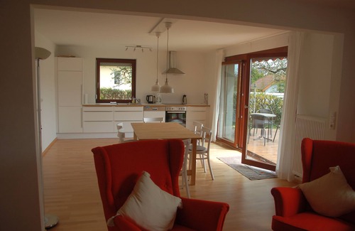 Hammelburg Apartment | Fewo-hammelburg Gemütliche, Geräumige Ferienwohnung mit Terrasse und Garten