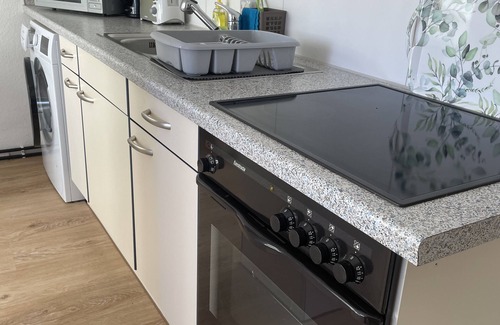 Ravensburg Apartment | Fewo in Ruhiger Lage mit Südbalkon Nahe Spieleland und Bodenseeregion