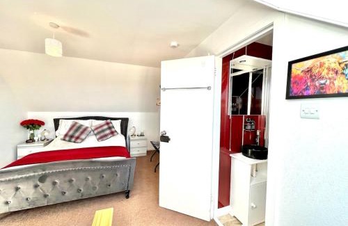 Knockaird House | Fianais Cottage @ The Decca - Self Catering -Lewis