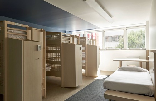 Parc-de-Montsouris Hostel | FIAP - Hostel