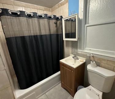 Irvington House | Fidelia Diamond Room Queen Bed Minutes from Newark Liberty International Airport and Newark Penn Station