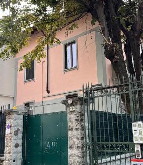 Fiera Apartment | FIERA Milano-City LIFE FREE PARKING Villa Anglia' s Bridge