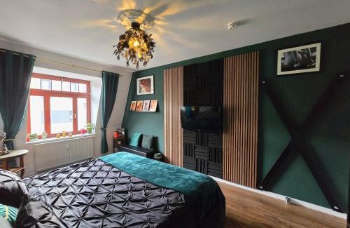 Leipziger Vorstadt Apartment | Fifty Shades of Green P18 Apartment