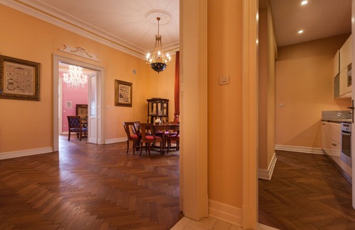 Ljubljana Old Town Apartment | Filips Palace Luxurious Apartment