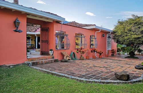 Fredonia House | FINCA CAJA DE ORO, FREDONIA