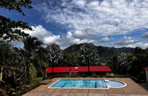 San Sebastian de Mariquita Ski Chalet | Finca Shaloom